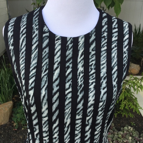 BCBG MAXAZRIA Blue/Black Cheetah Top EUC - Picture 6 of 9